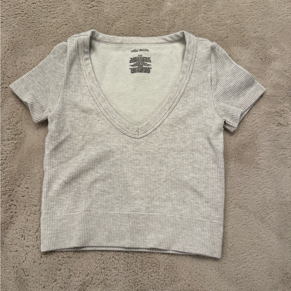Wild Fable Light Gray Ribbed V-Neck Tee